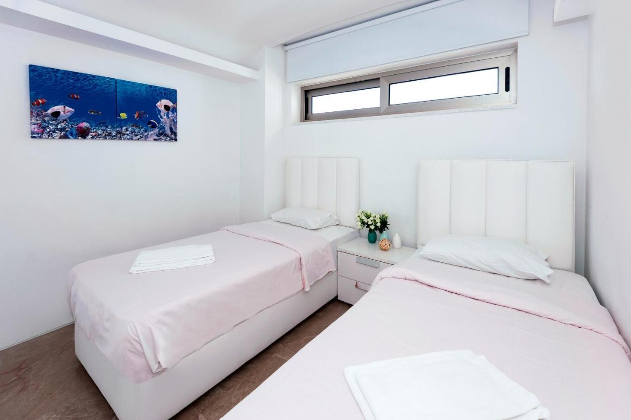 Apartment Marisol - Beachfront Protaras Ngoại thất bức ảnh